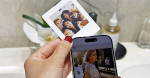 These electronic Polaroids are powered by your phone’s NFC chip