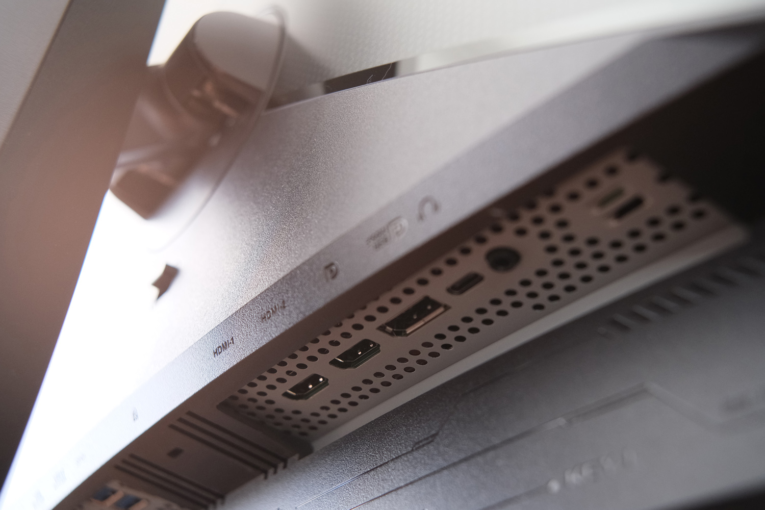 Asus ROG Swift PG34CWDN review inputs