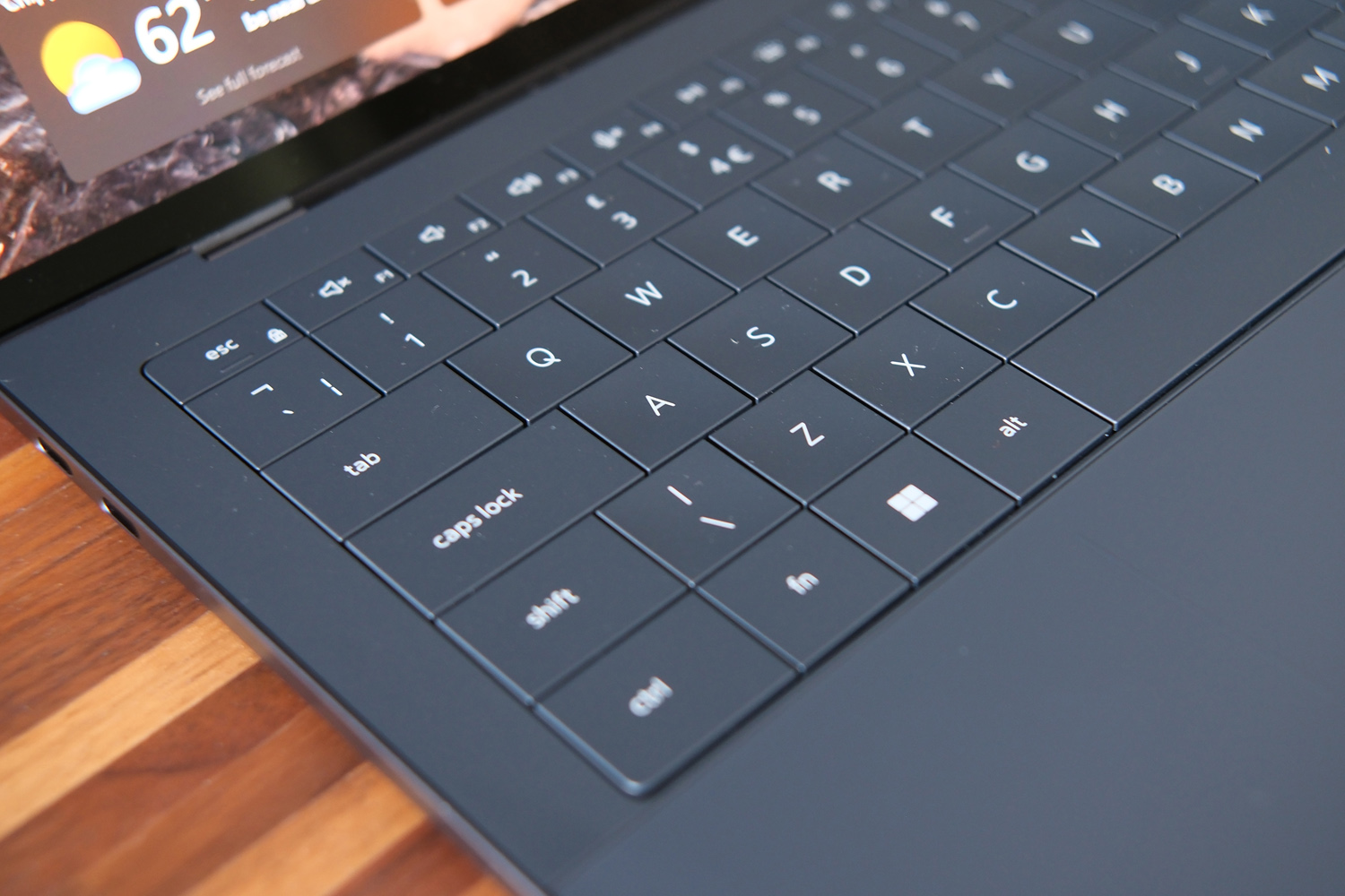 Dell XPS 14 2026 review keyboard