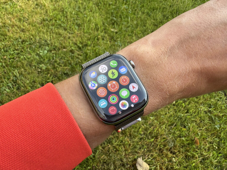 Broken Apple Watch? Apple’s about to fix one of its most frustrating repair problems