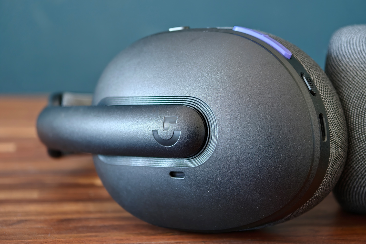 Logitech G325 Lightspeed review logo