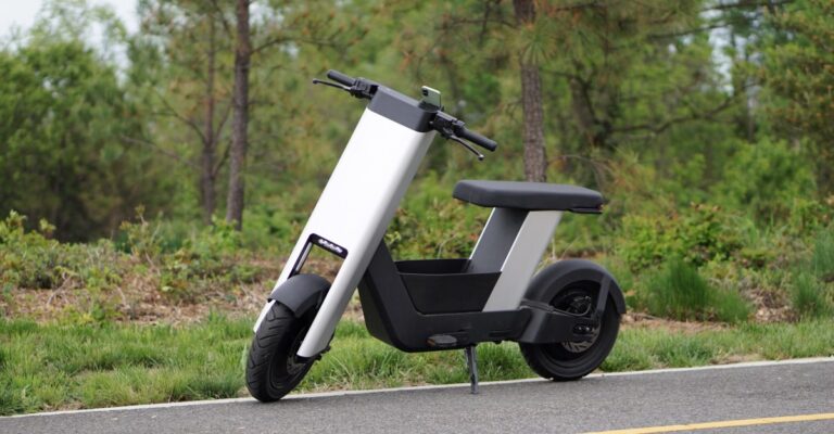 The Infinite Machine Olto is part motorcycle, part bike, part Cybertruck