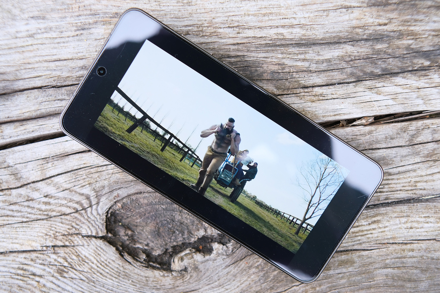 Oppo Find X9 Ultra review display 2