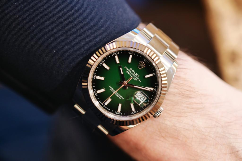 Datejust 41 – White Rolesor, Green lacquer ombré dial on wrist
