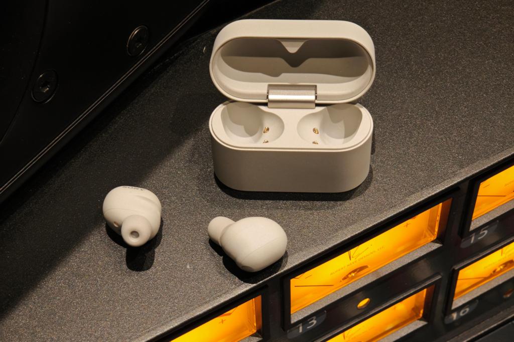 Sony WF1000-XM6 review white