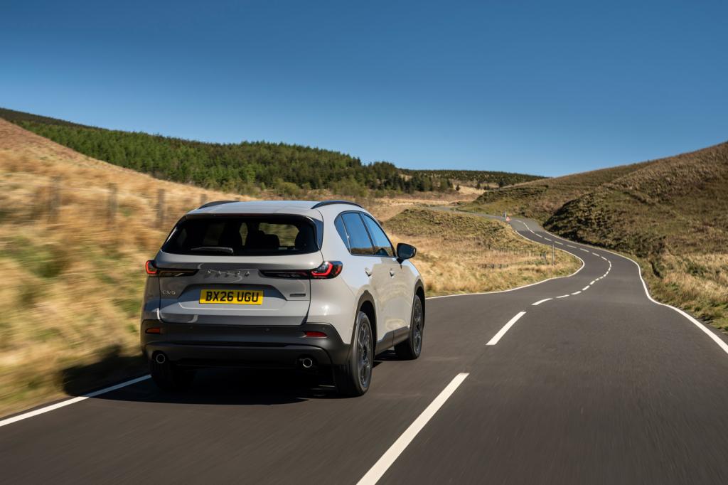 Mazda CX-5 2026 drive tracking rear