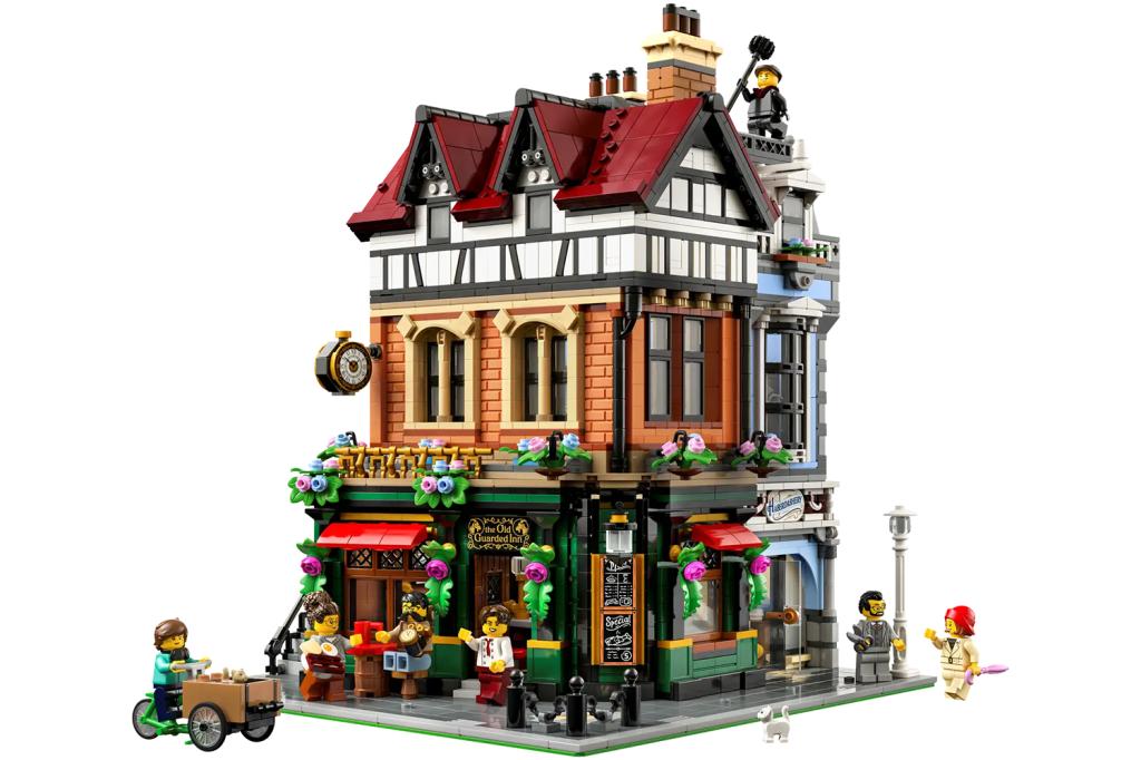 Lego Tudor Corner
