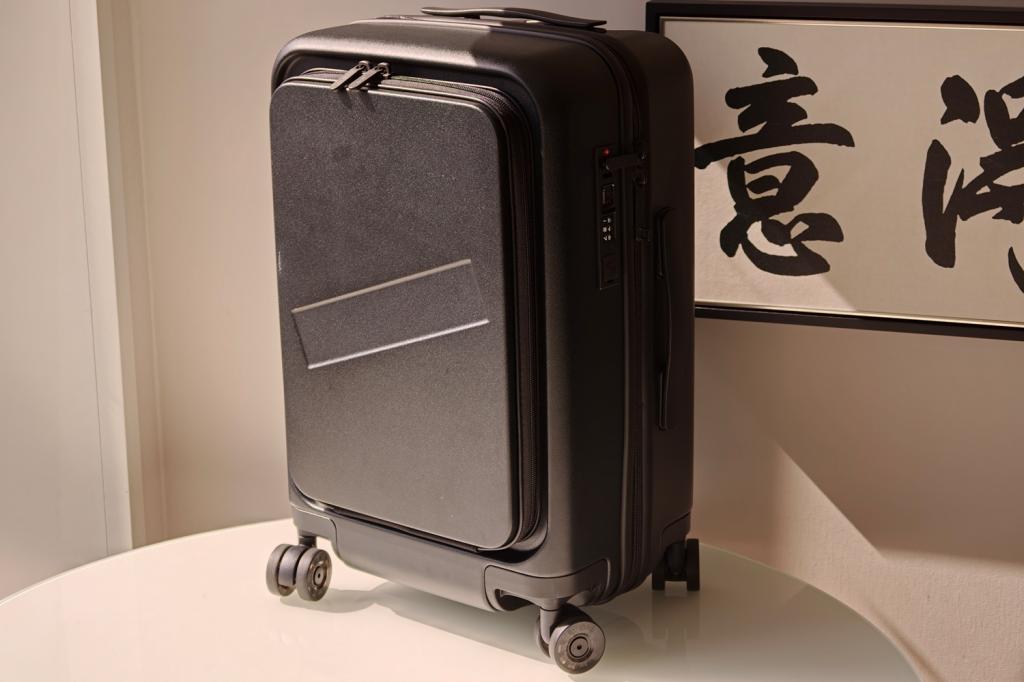 Emigre Hardcase carry-on front