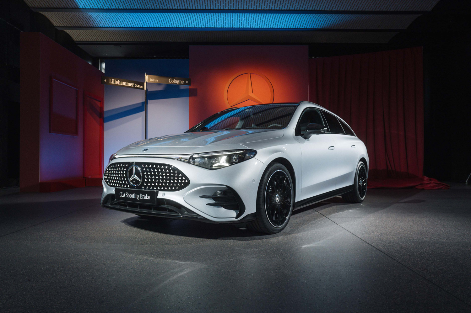 Mercedes-Benz CLA Shooting Brake EV static interior front