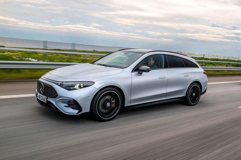 Mercedes-Benz CLA Shooting Brake EV drive tracking front
