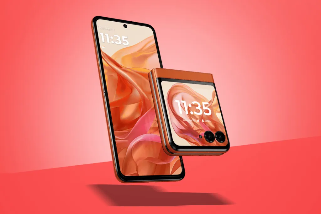 Motorola Razr 50 cutout