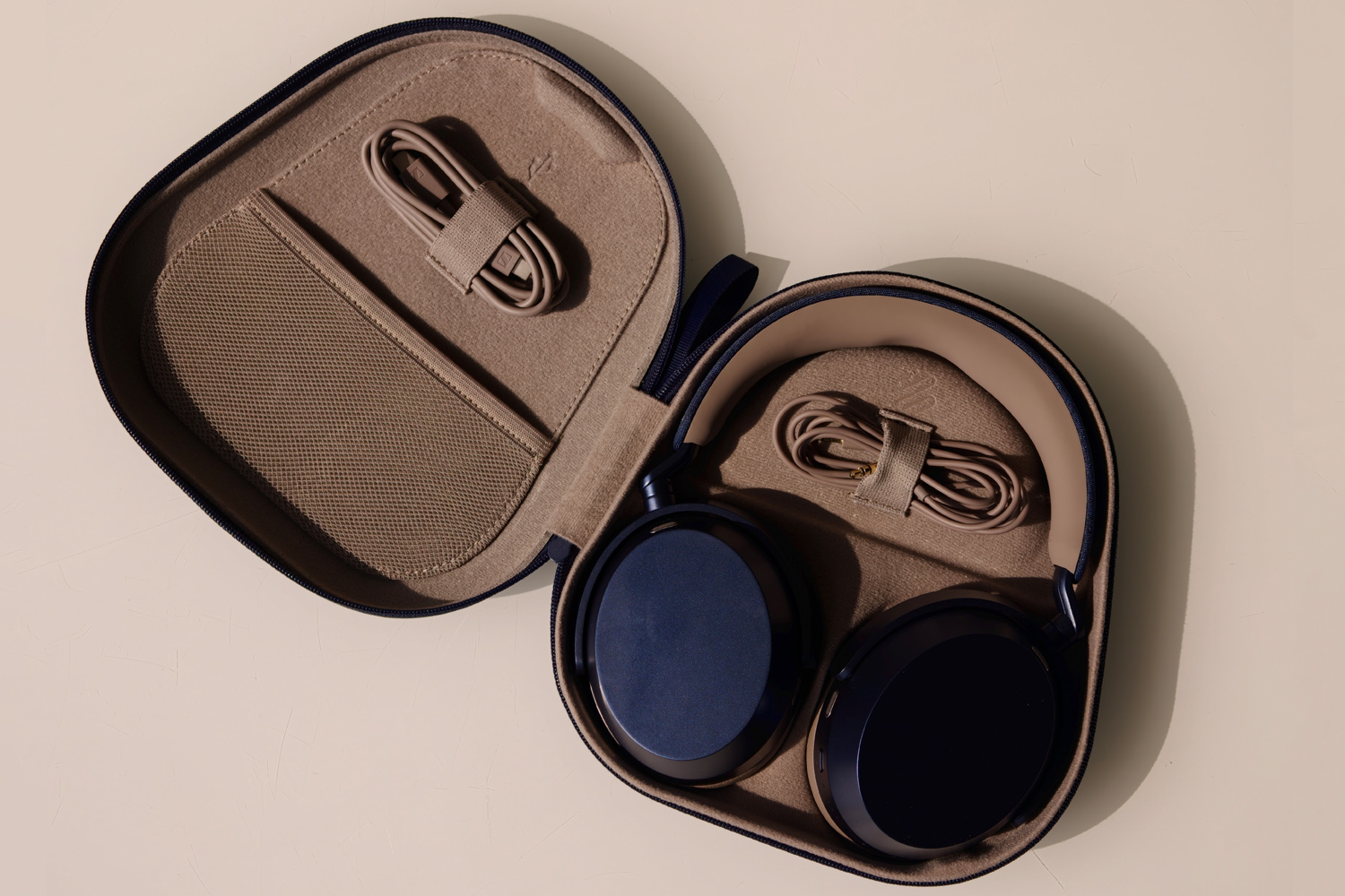 Sennheiser Momentum 5 Wireless review case
