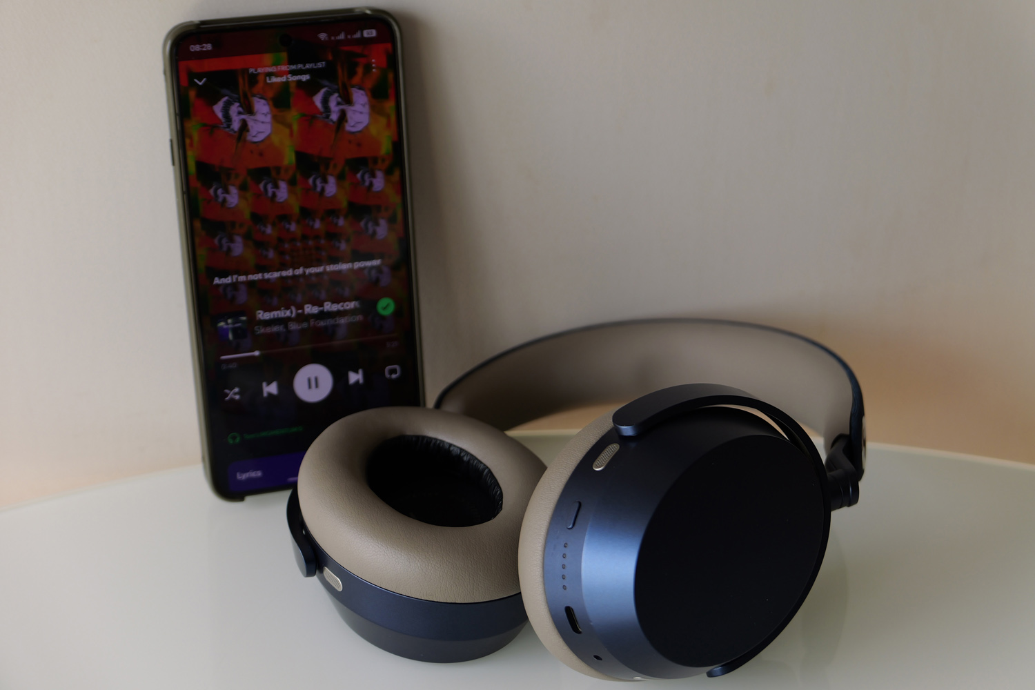 Sennheiser Momentum 5 Wireless review listening 2