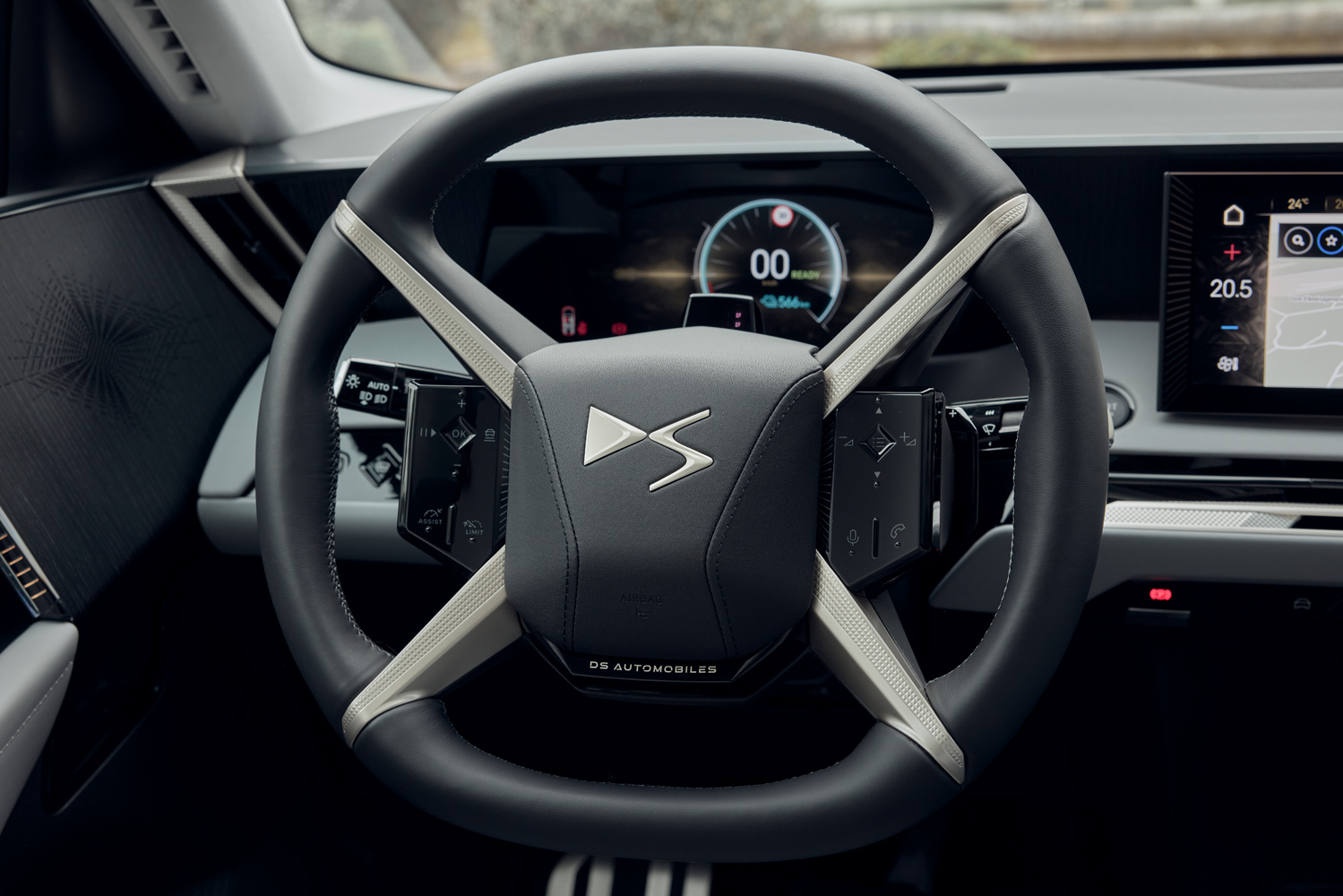 DS No7 E-Tense 2026 drive steering wheel