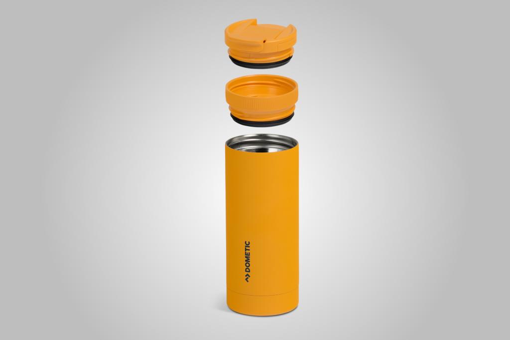 Dometic Tumbler on gradient background