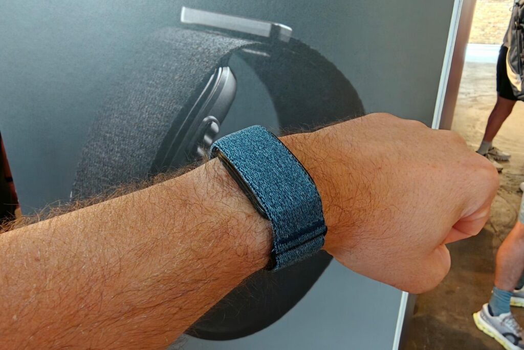 One sweaty workout got me to swap my smartwatch for Garmin’s screen-free Cirqa fitness band