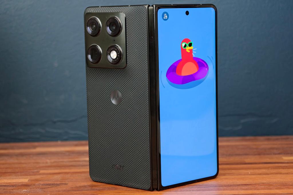 Motorola Razr Fold review lead rear