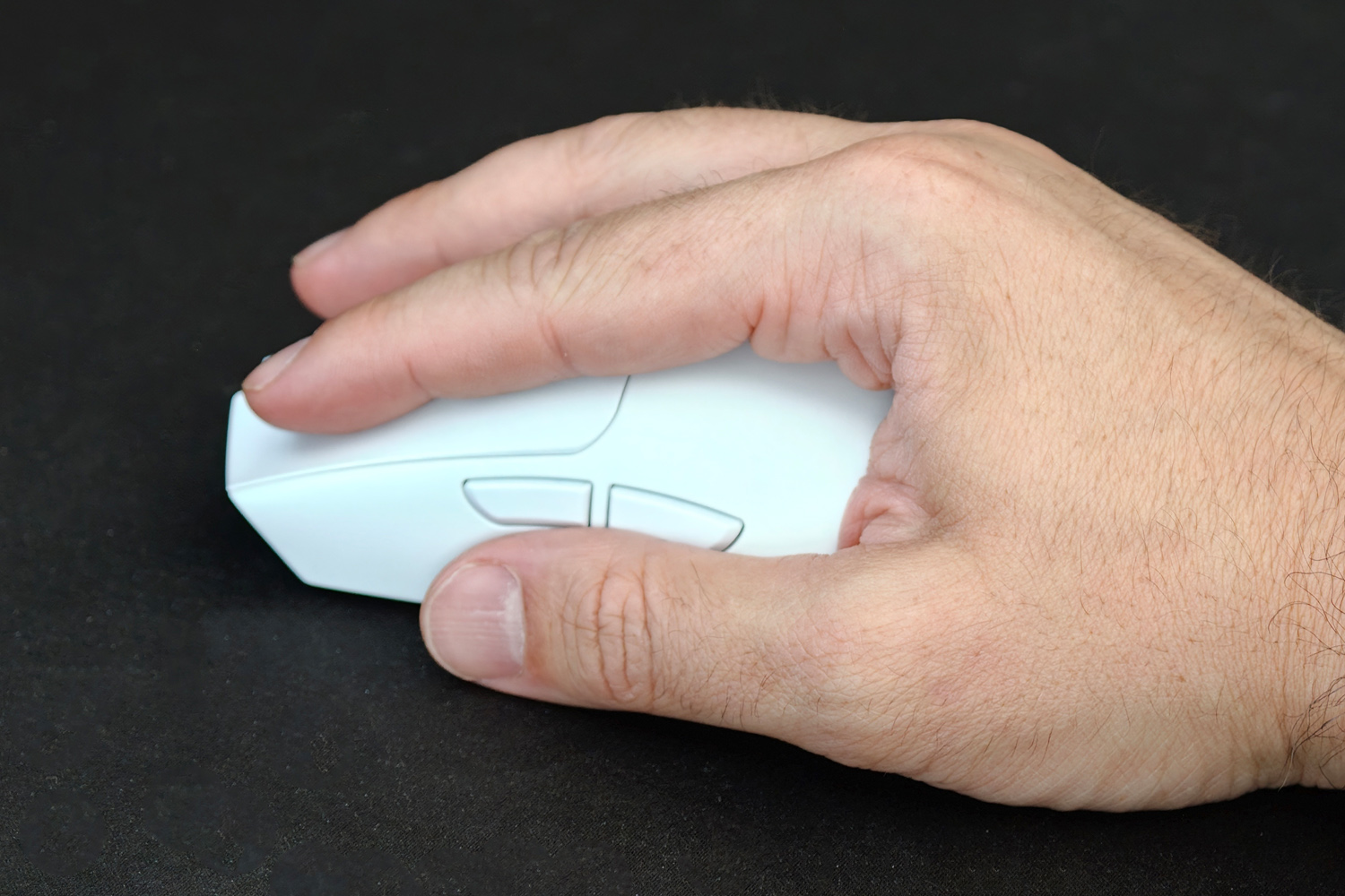Razer Viper V4 Pro review in hand