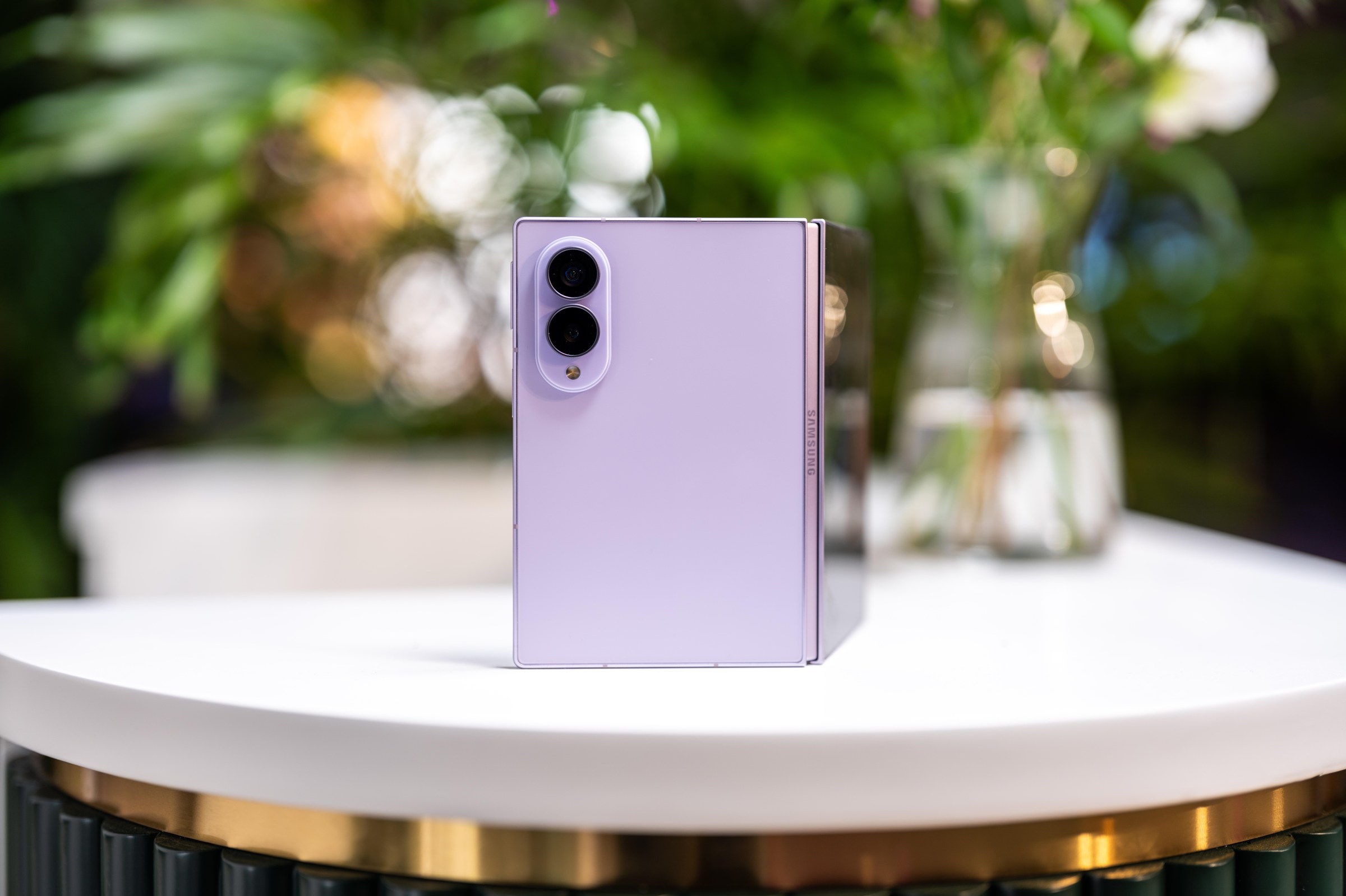 The dual rear camera is an obvious downgrade from the Z Fold 7.