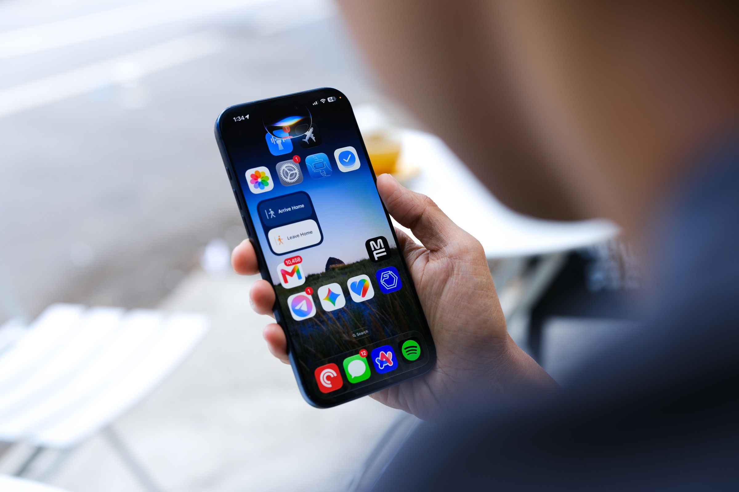 Siri AI being invoked in iOS 27.