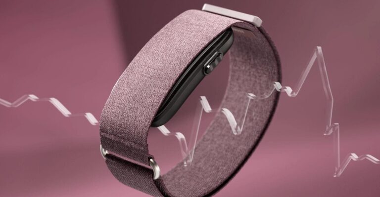 Garmin’s new screen-free fitness tracker doesn’t require a subscription
