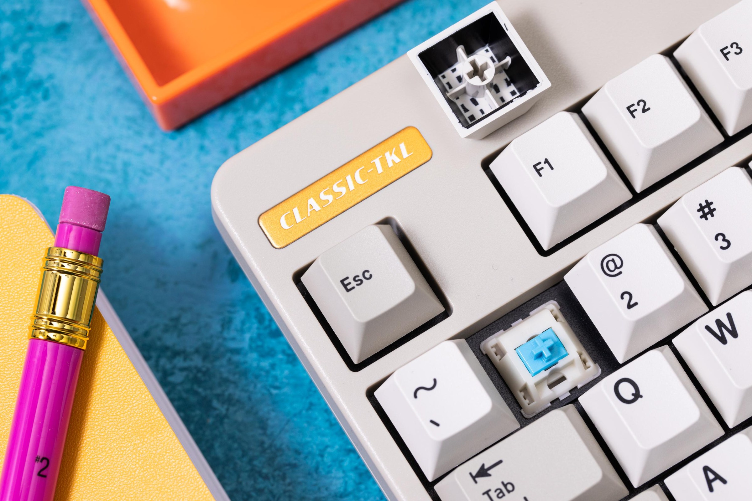 Nice thick doubleshot keycaps and smooth switches.