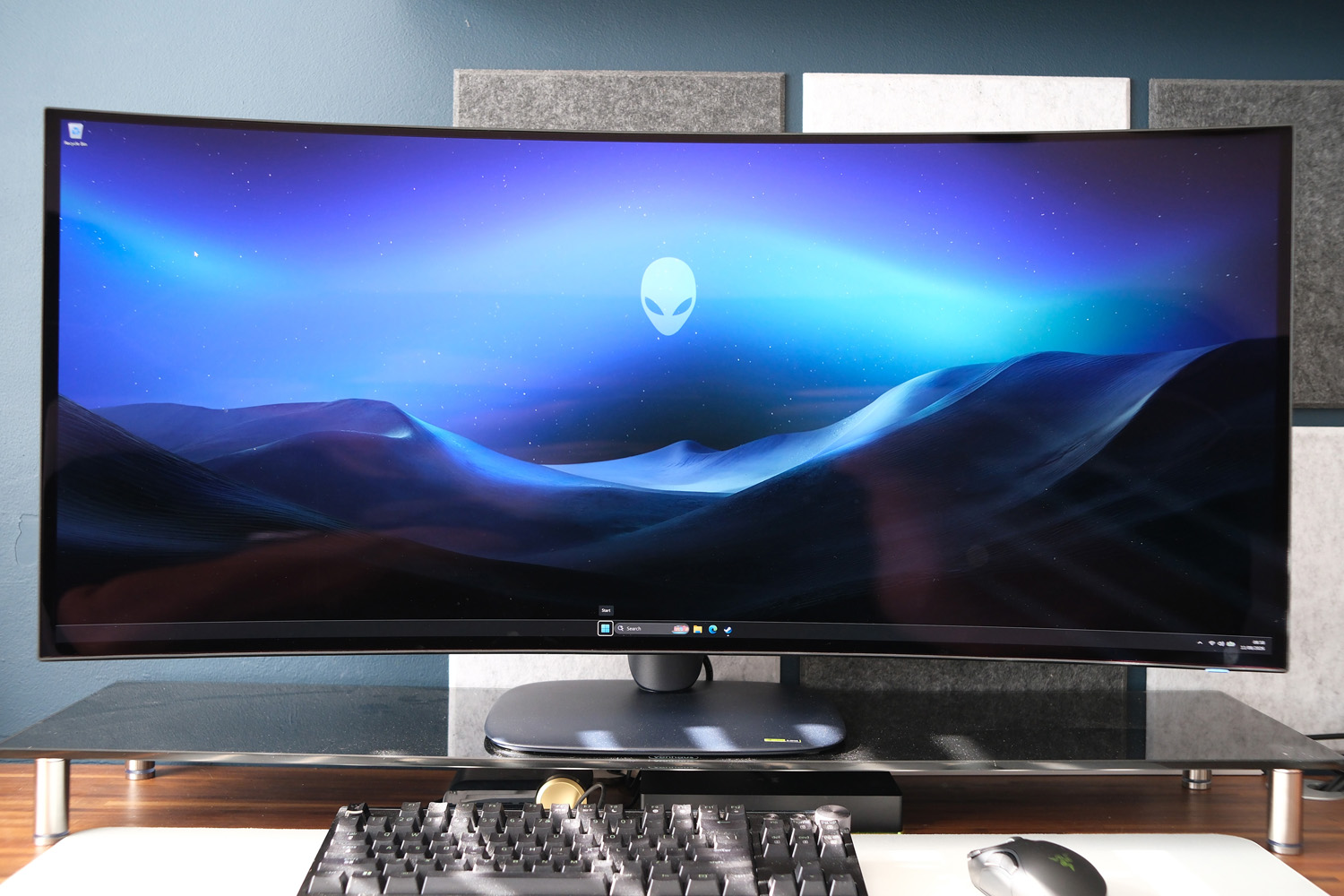 Alienware AW3926QW review front