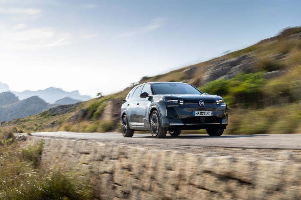Citroen e-C5 Aircross drive on the road front