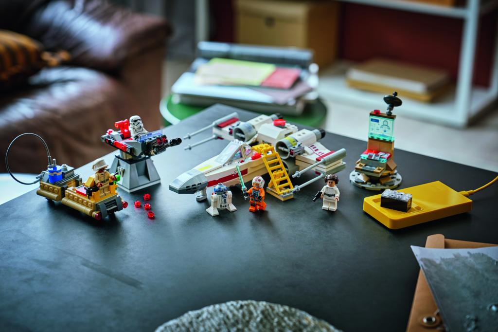 Lego Smart Brick in Star Wars set on table