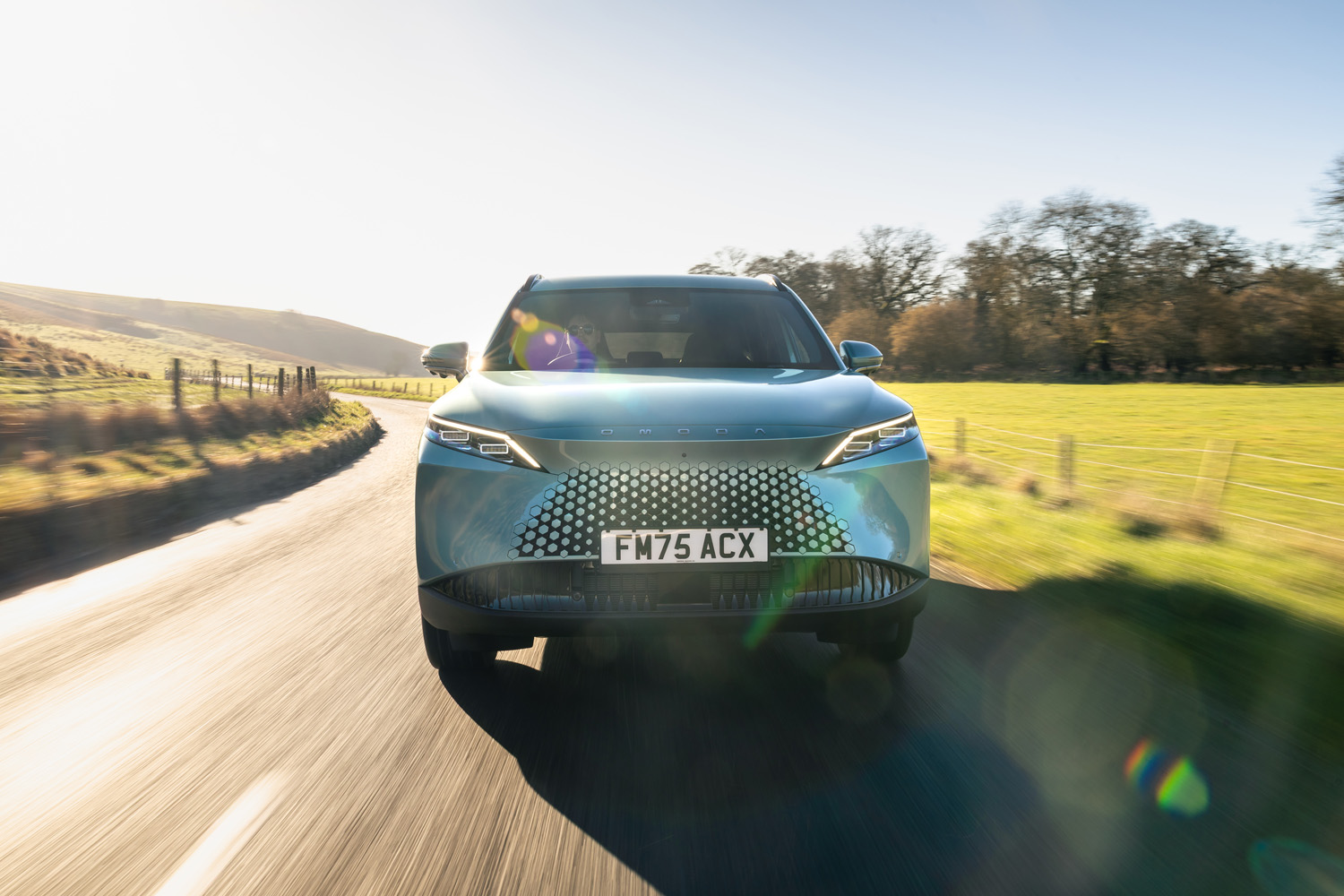 Omoda 7 PHEV drive tracking nose