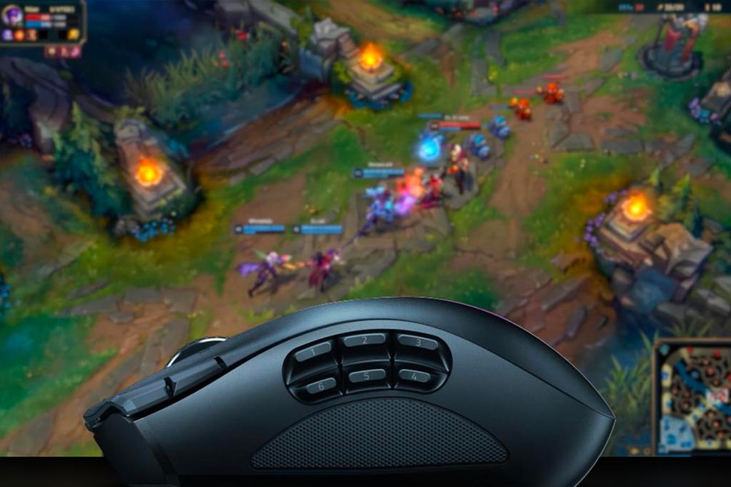 Razer Naga V3 Pro MOBA layout