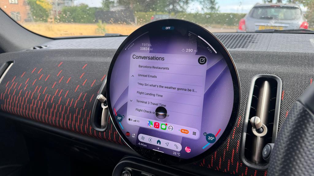 Siri AI and CarPlay