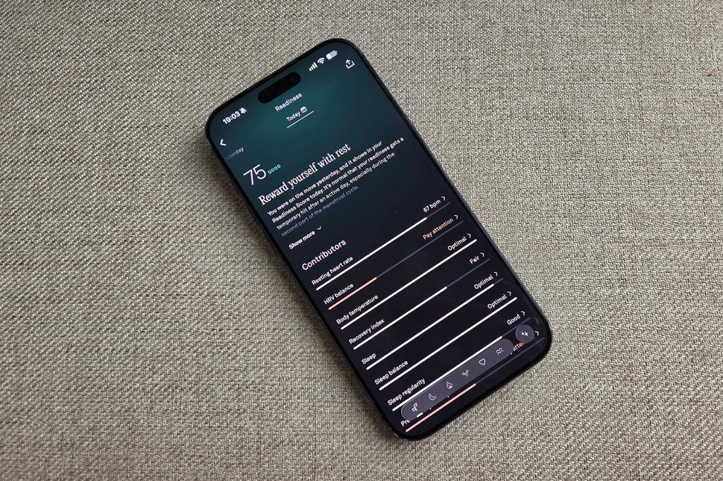 What smart rings track and Oura key features