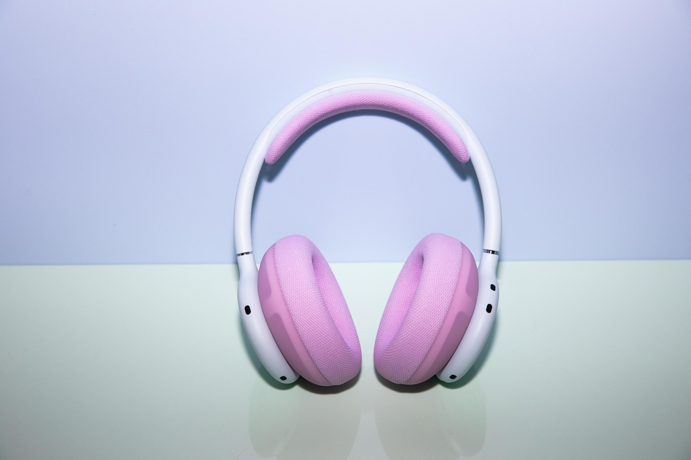 The Beats 360 headphones in white and pink.