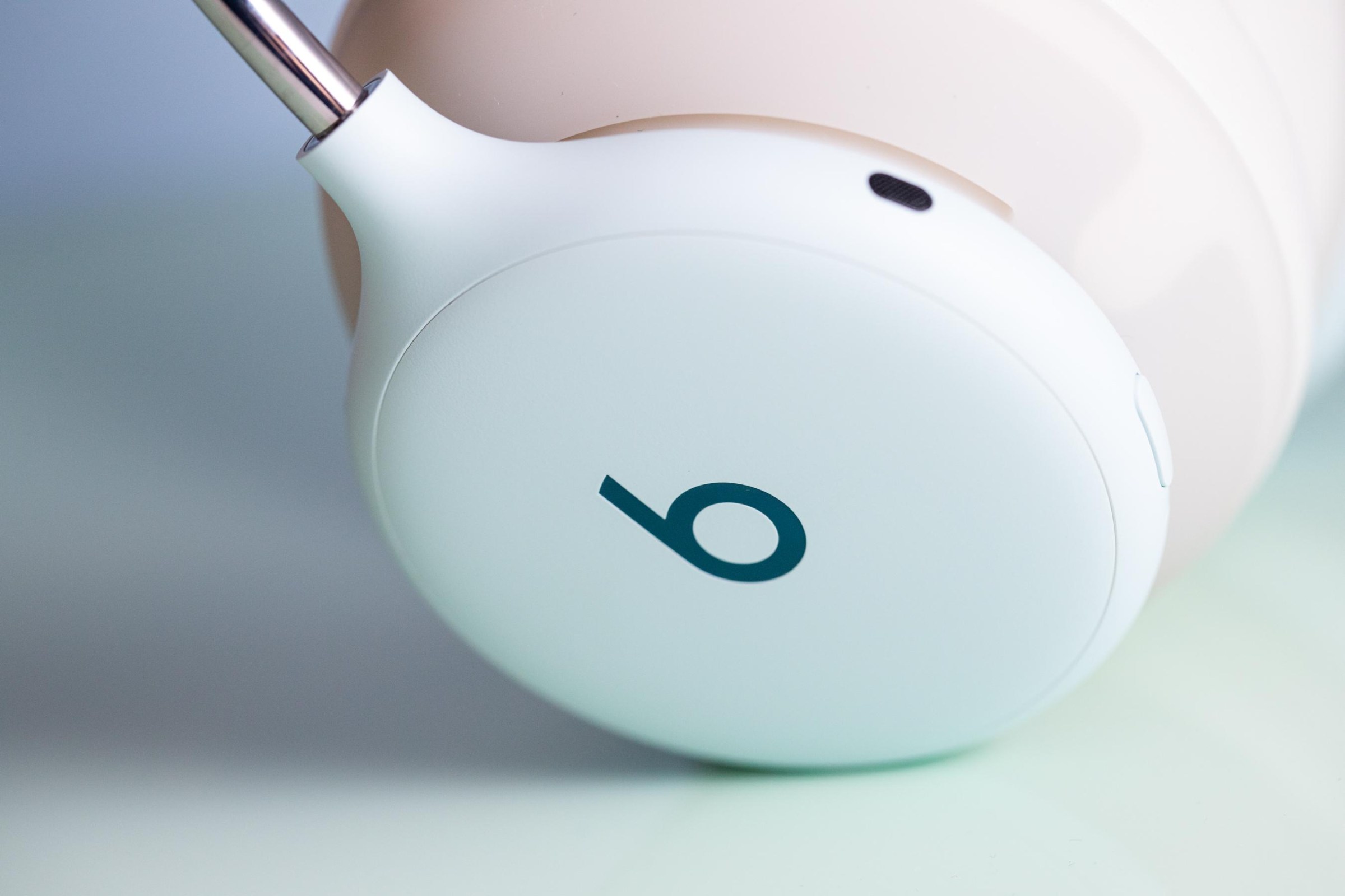 A closeup of the side of the Beats 360 headphones.