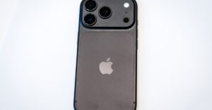 The black iPhone Pro returns