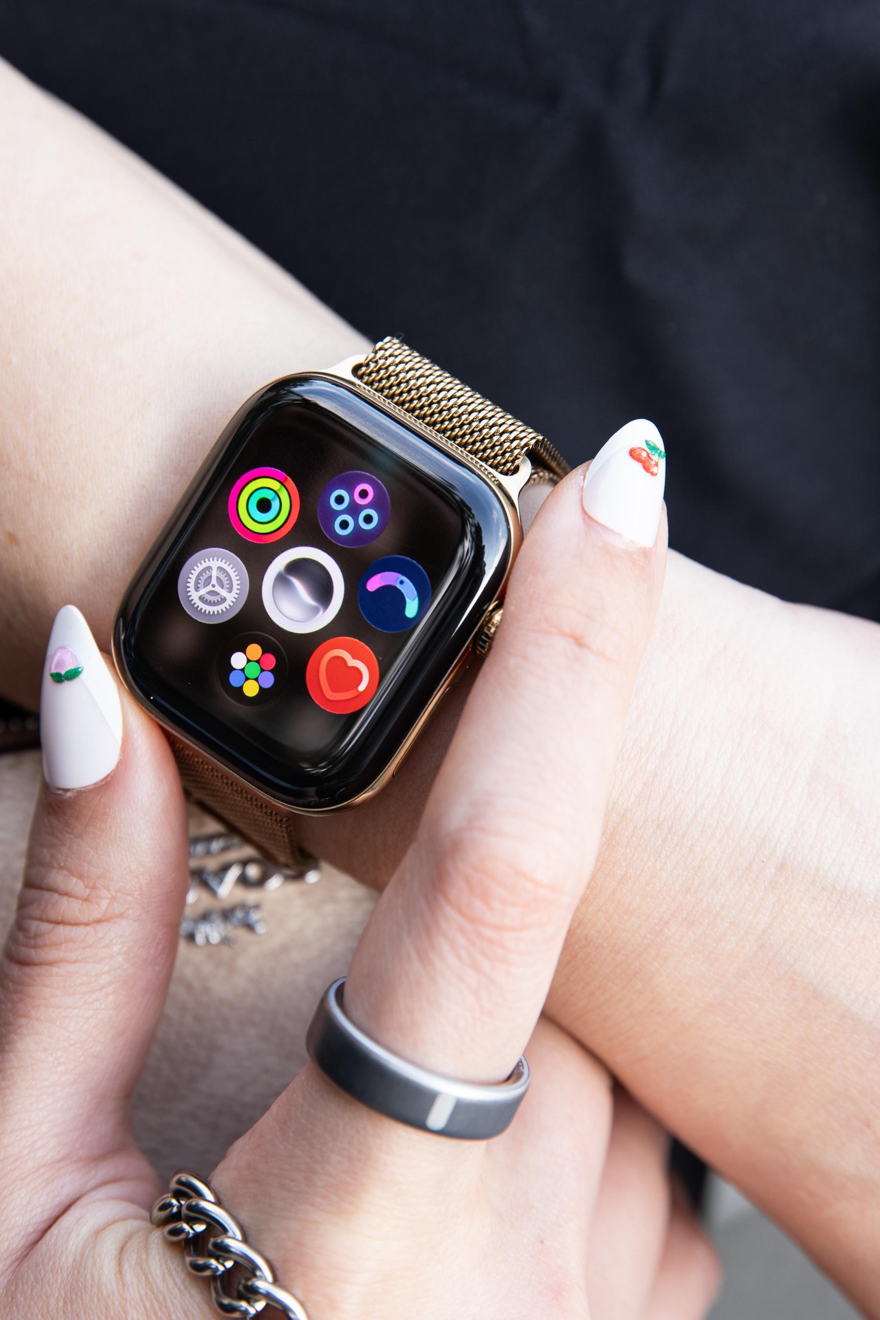 Siri AI is more front and center in watchOS 27.
