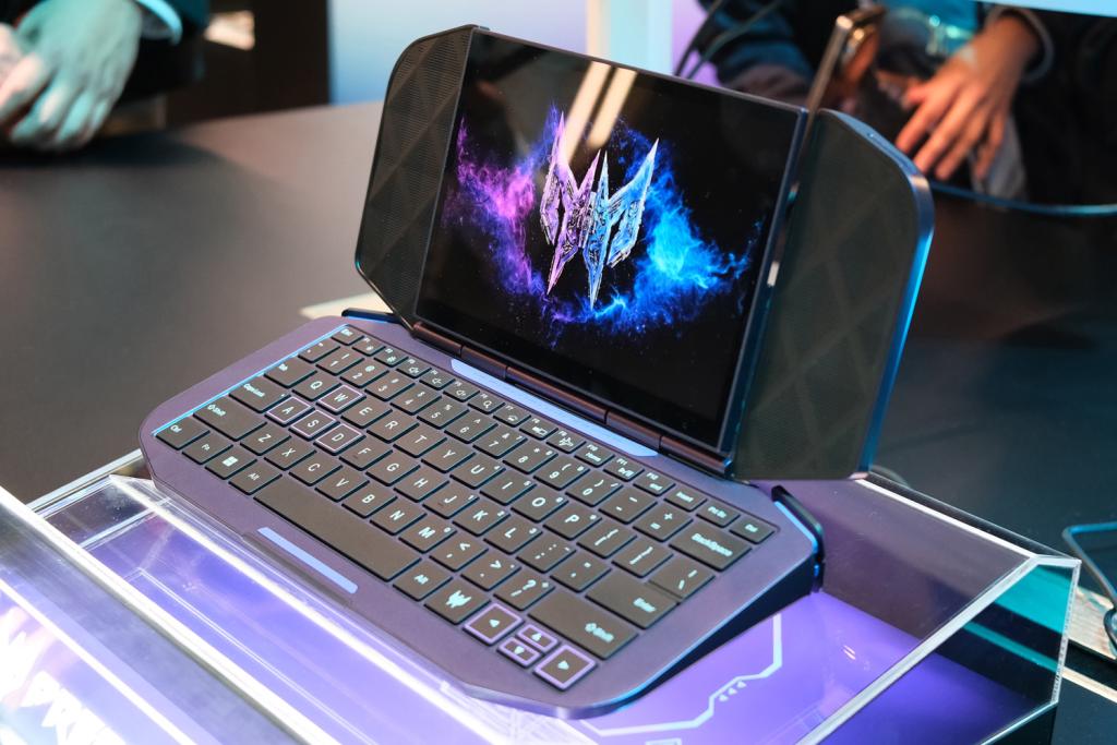 Acer Project DualPlay Mini concept hands on open