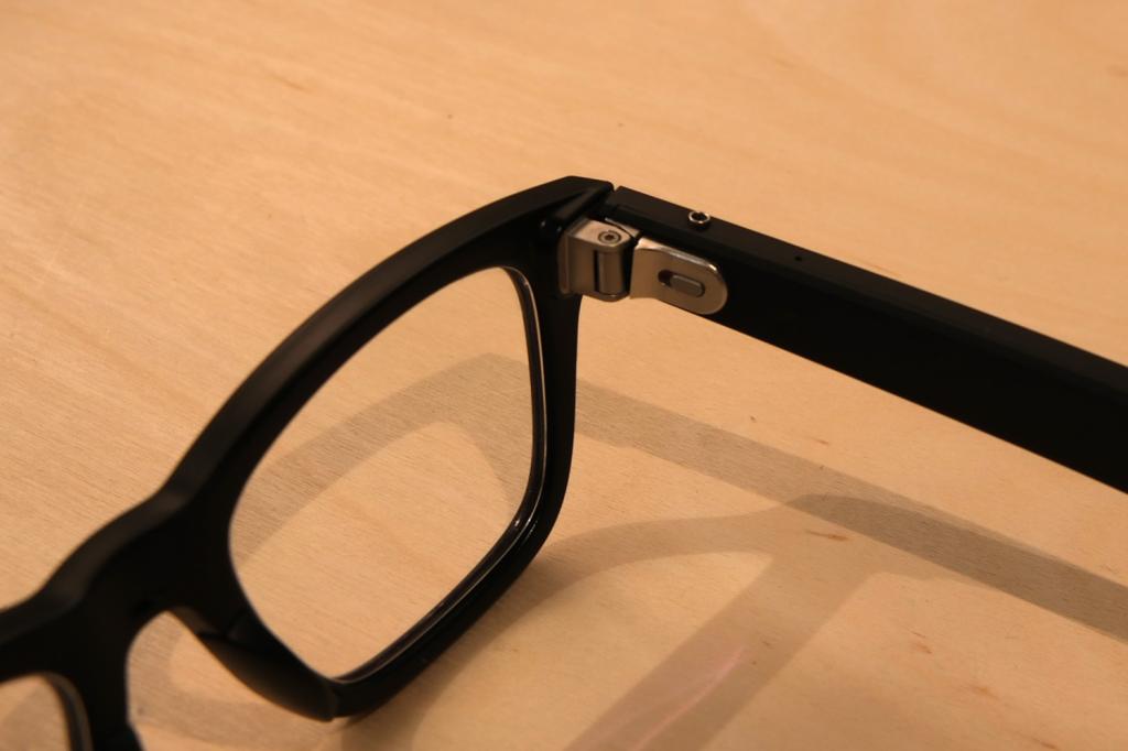 Ray Ban Meta Audio AI Glasses button