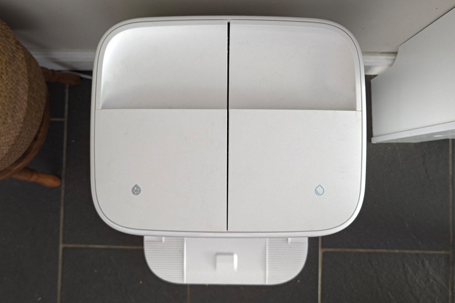 Roborock Saros 20 Neo review dock top