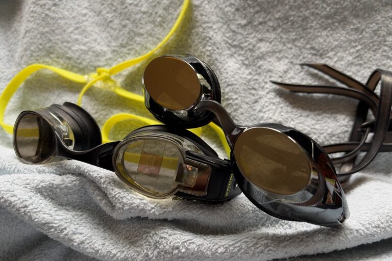 Form Smart Swim 2 LT vs Speedo IQ Vanquisher: Smart swim goggles go head-to-head