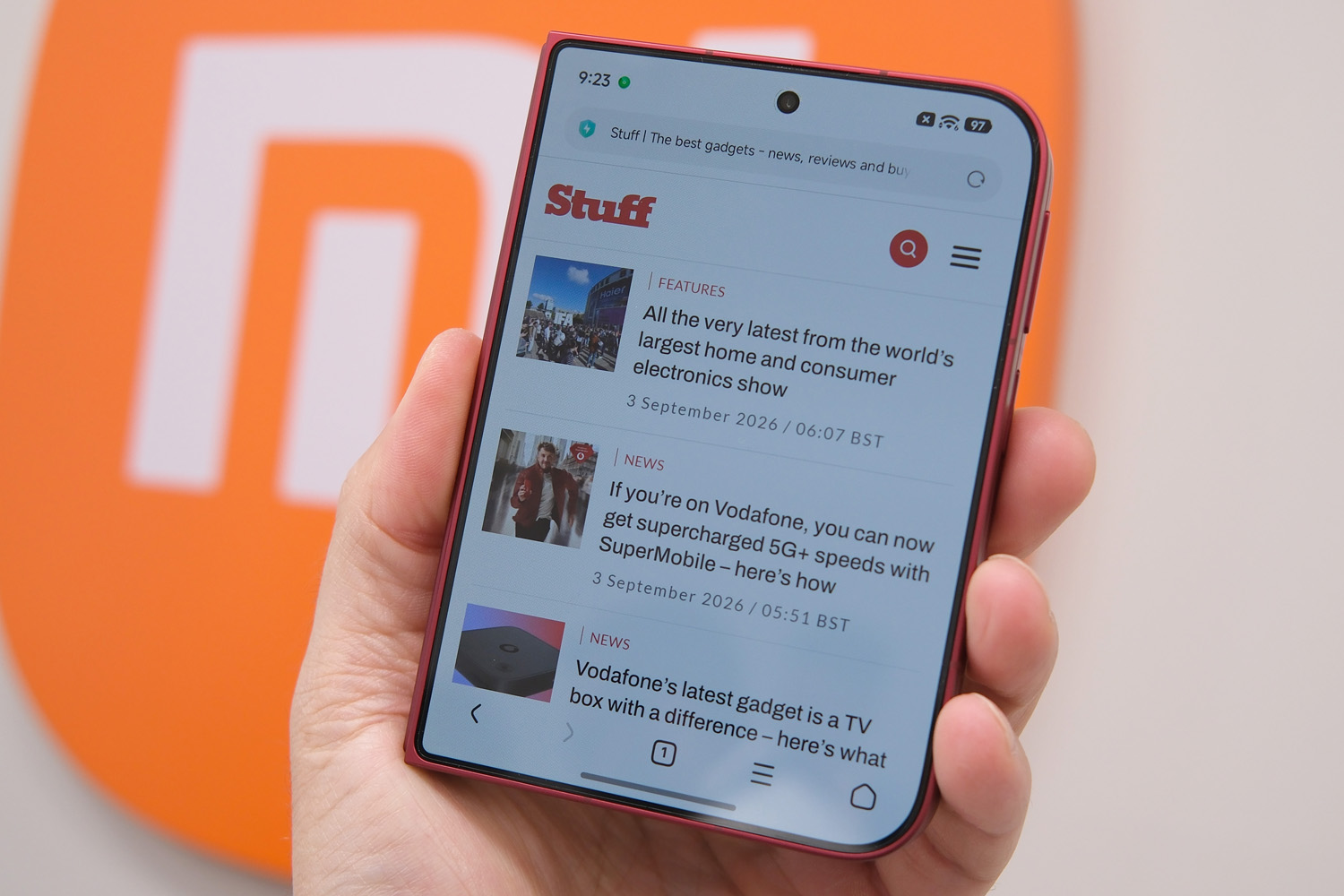 Xiaomi 18 Fold hands-on Stuff website outer