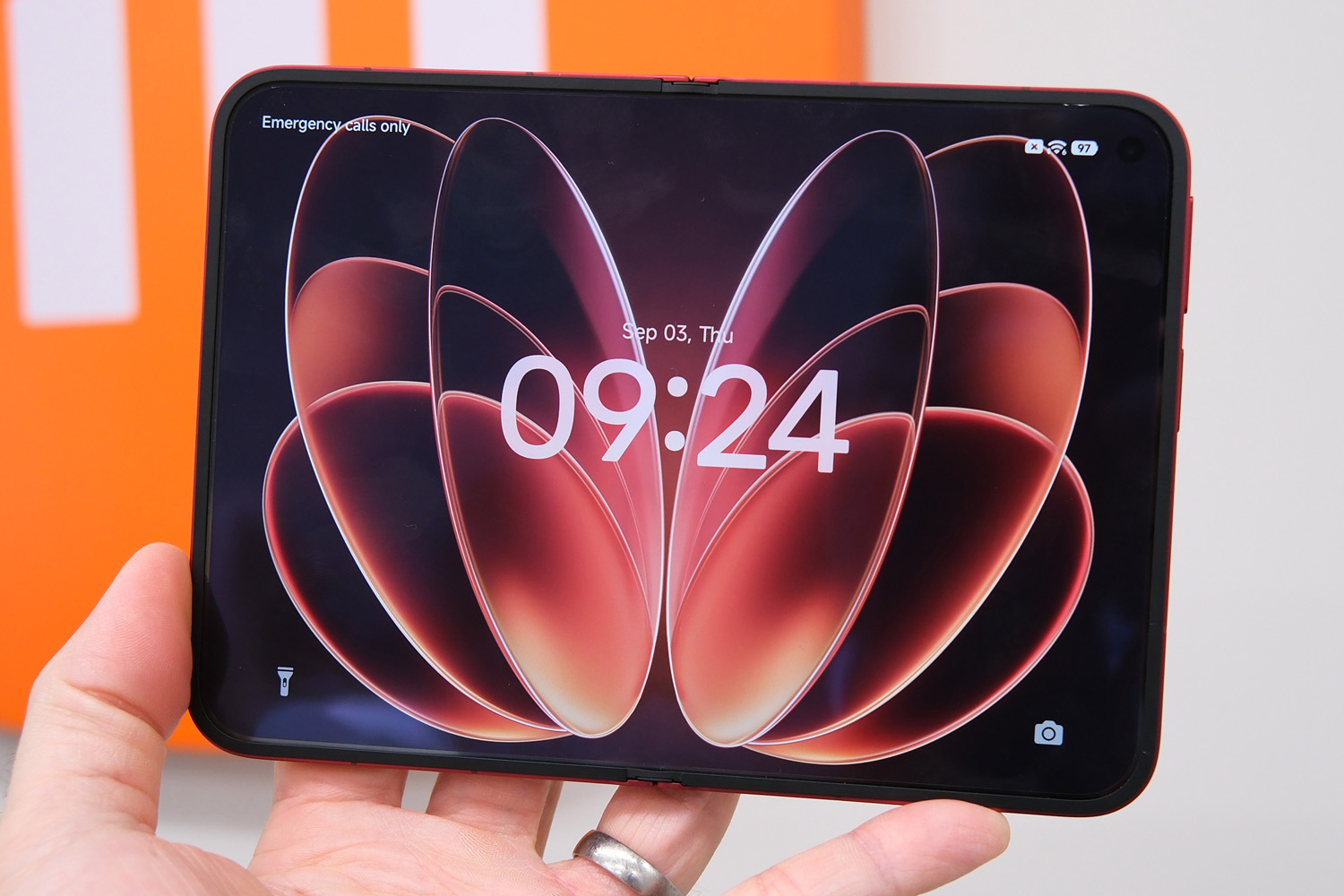 Xiaomi 18 Fold hands-on lock screen inner