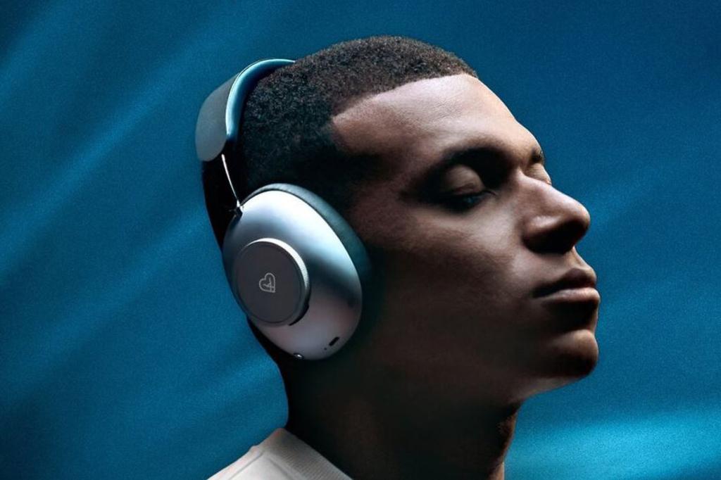 Mbappe listening to headphones